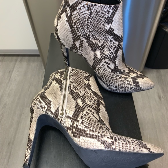BP faux snakeskin bootie size 9.5 - Picture 7 of 8